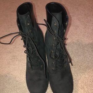 Black Timberland heeled booties